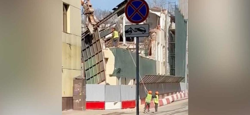 СТРОЯЩИЙСЯ ЗАВОД МОСКВИЧ СНЕСУТ